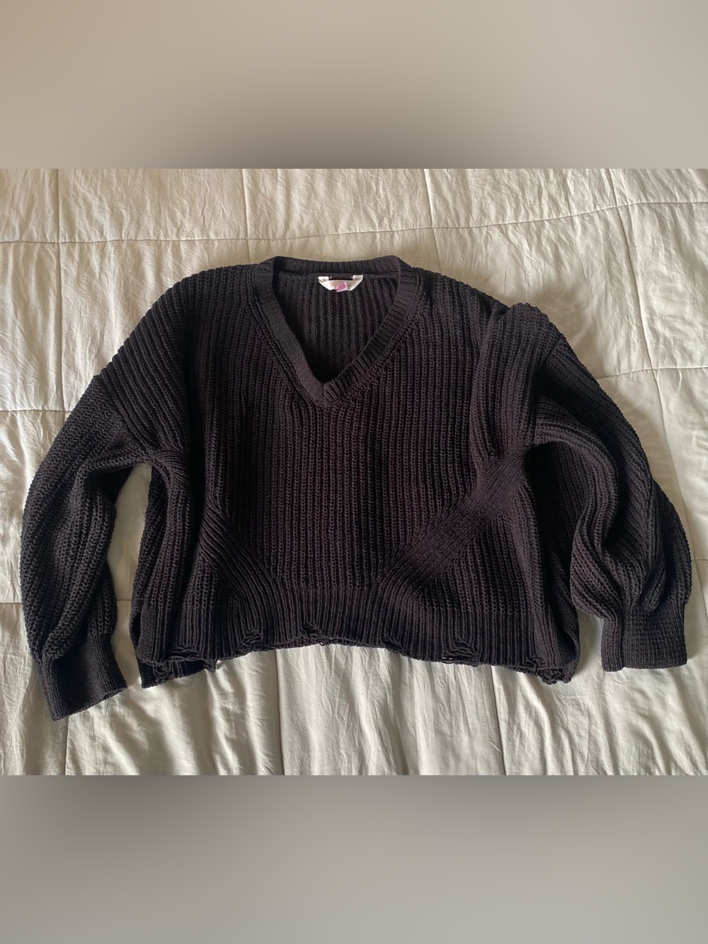 No Boundaries Black V-Neck Chunky Knit Sweater